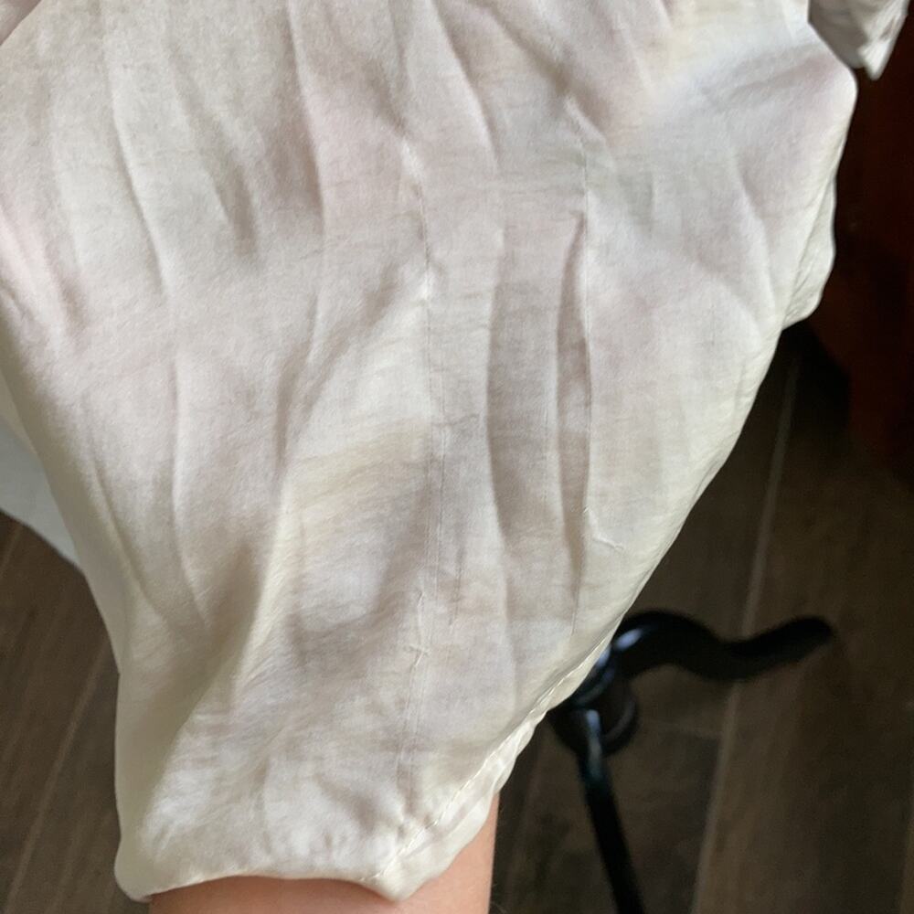 H&M Ivory Blouse W/Black Trim, Size 8 - Picture 11 of 11